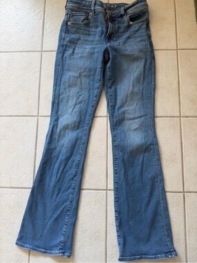 American Eagle Outfitters Medium Blue Bootcut Jeans size 4 long